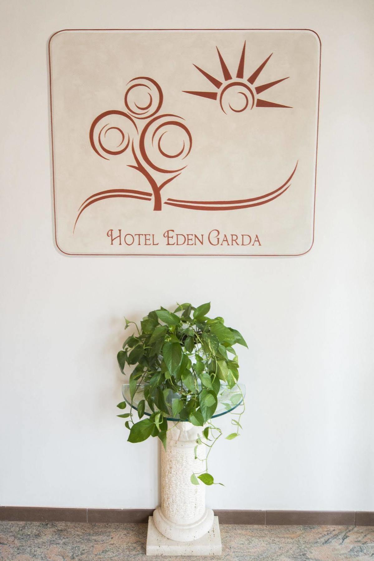 Hotel Eden Garda Garda  Buitenkant foto